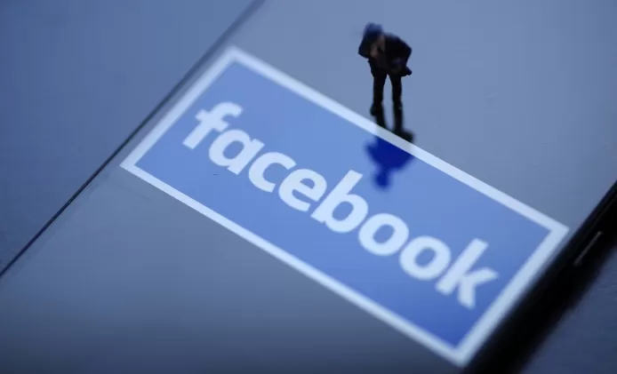 Sblocca il potere di seguire Facebook gratuitamente